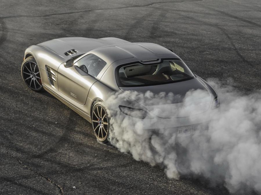  Mercedes-Benz SLS AMG 2010 года  (US) (фото 26 из 43)